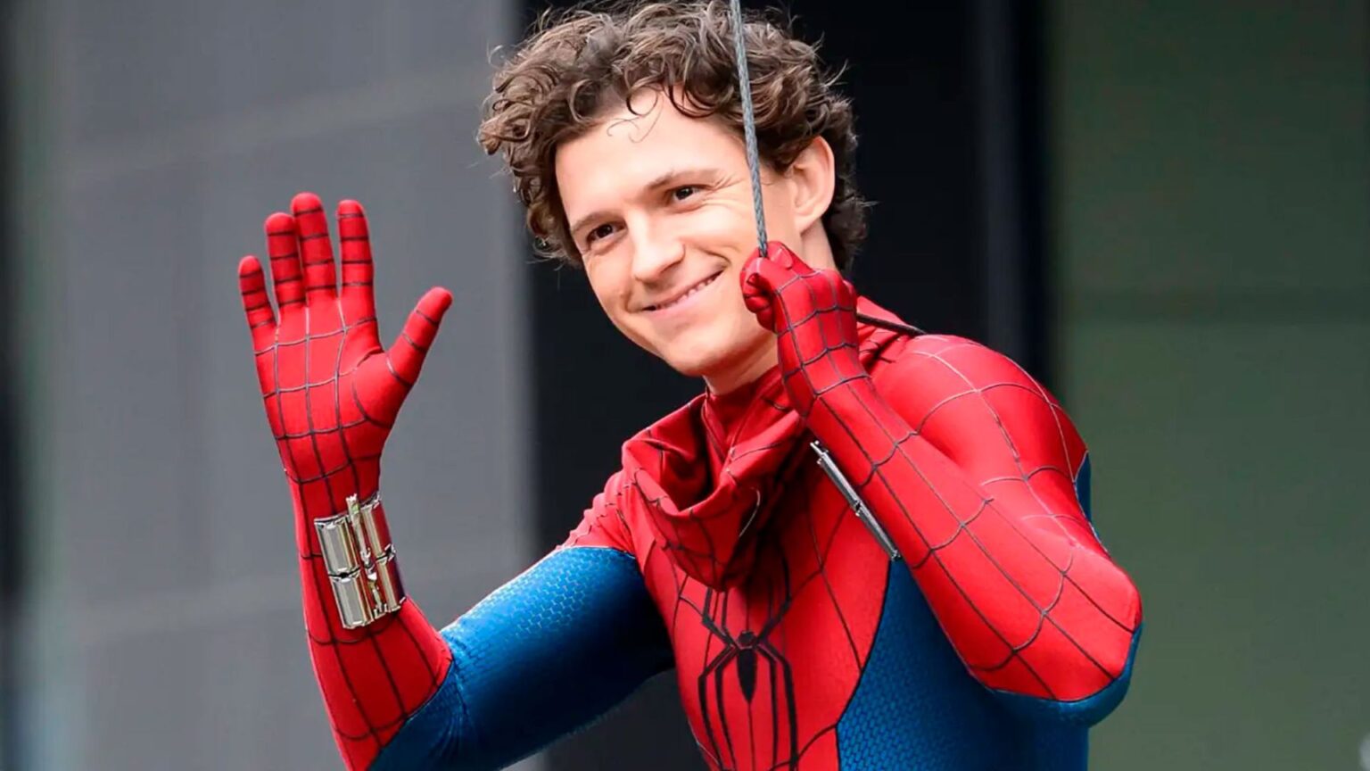 Tom Holland falou demais sobre o final de Homem-Aranha: Um Novo Dia? Teoria dos fãs ganha força Tom Holland faz revelação sobre o final de Homem-Aranha: Um Novo Dia e teoria dos fãs ganha força