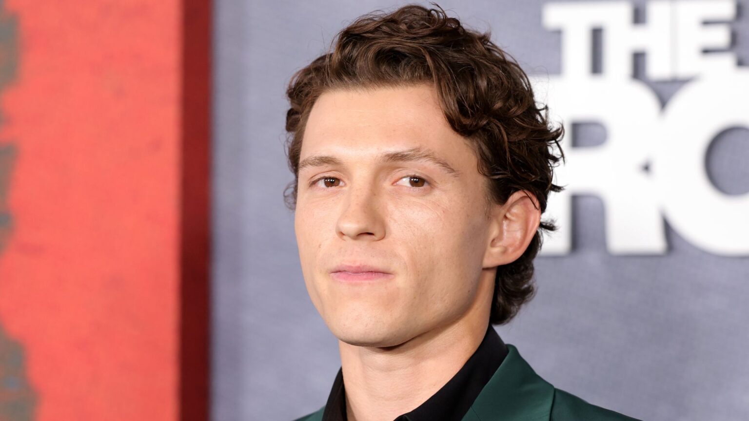 Tom Holland relembra tensão com Christopher Nolan: "Achei que estava fazendo tudo errado"